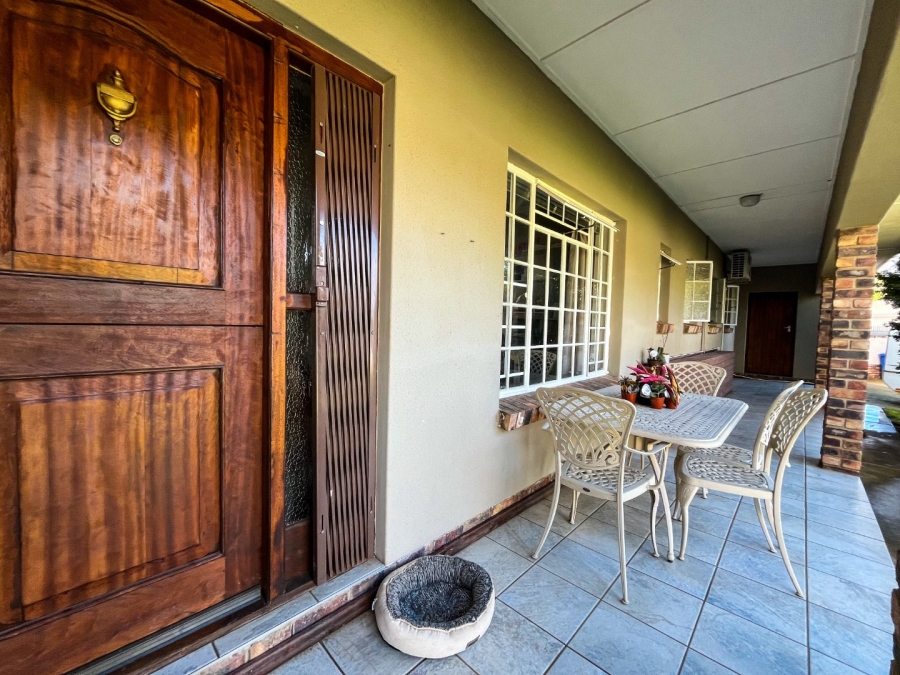 4 Bedroom Property for Sale in Vanes Estate Eastern Cape